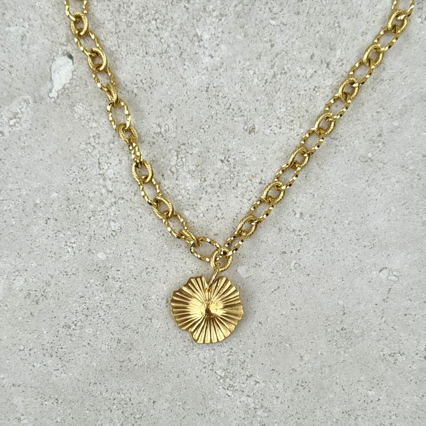 Collier ✨Bold Petal✨