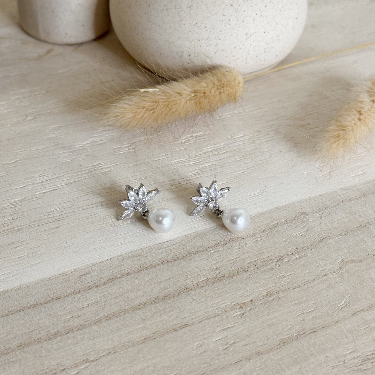 Boucles d'Oreilles ✨ Éclat de Perle Argentée✨