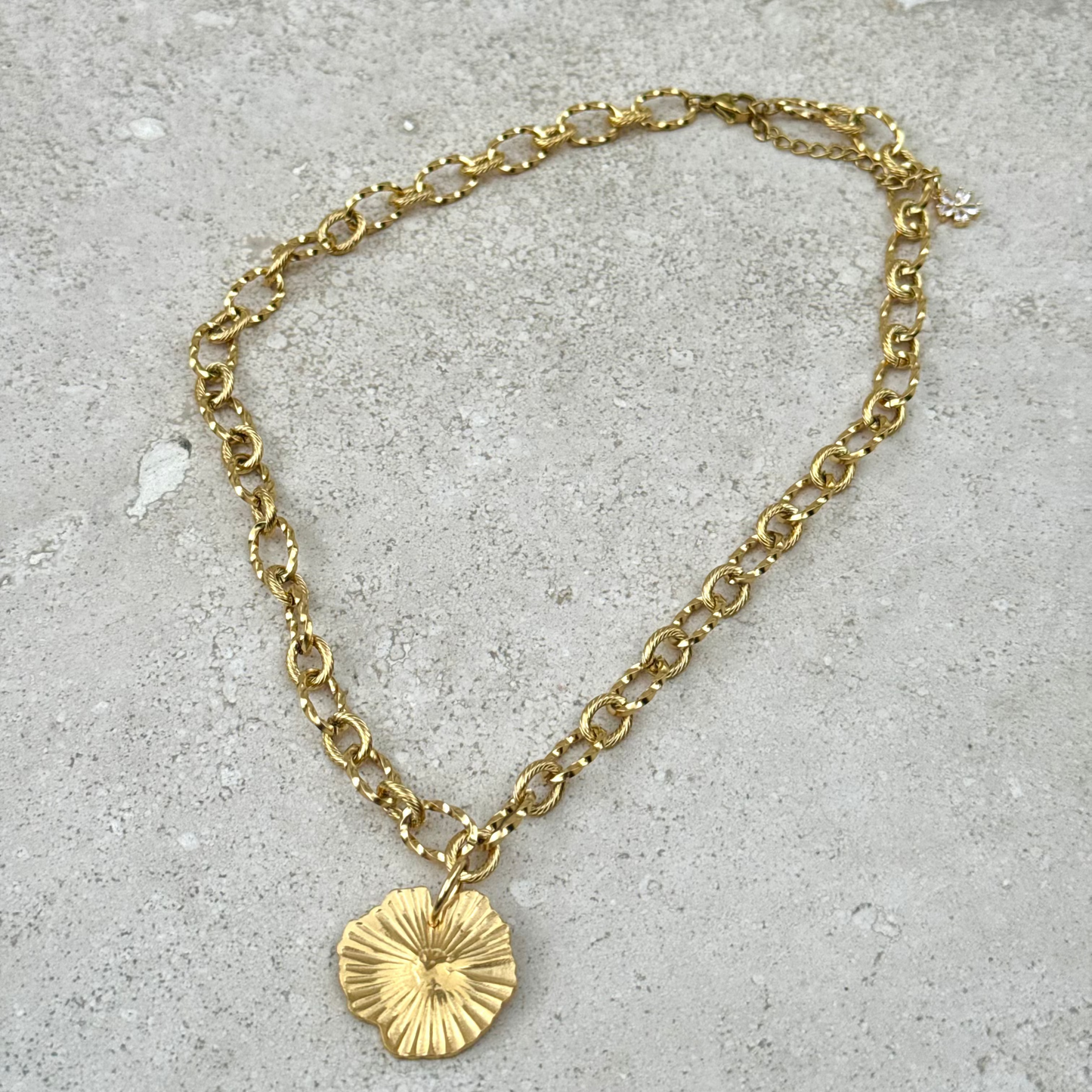 Collier ✨Bold Petal✨